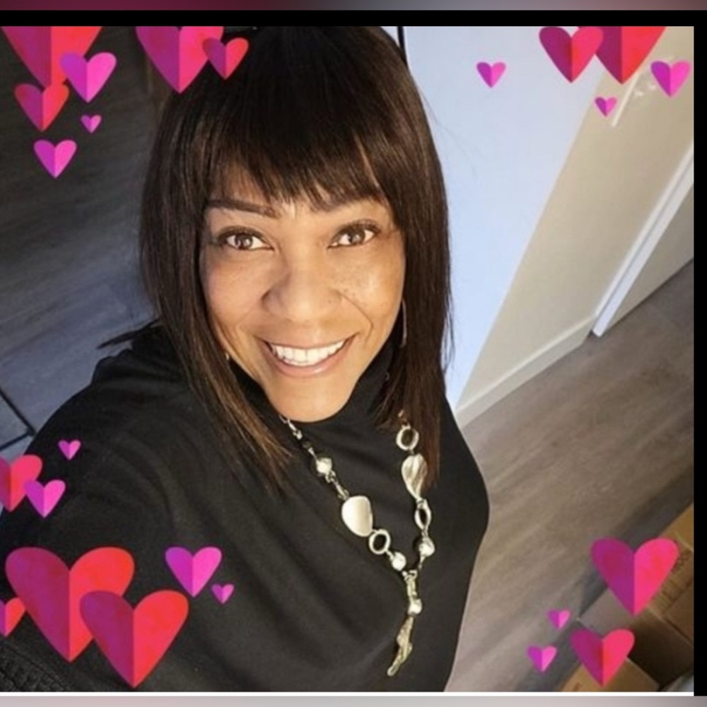 🔥My Live Shows with Beautiful Women's Fashion and Jewelry 💜💜💜 - Picture 3 of 16